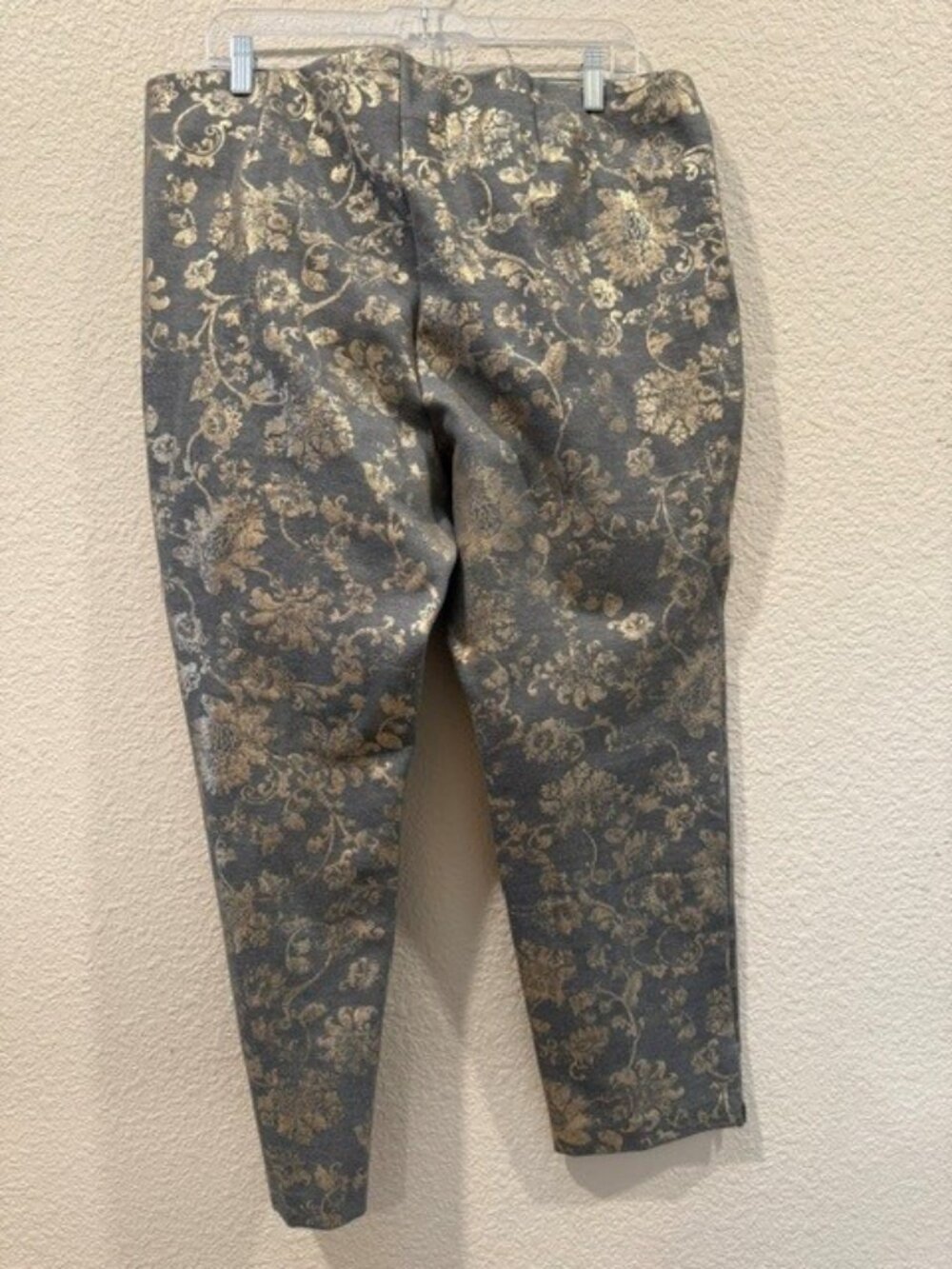 Chicos Juliet Pants in Grey and Gold floral pattern - Size 3 - Picture 3 of 3